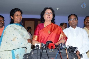 T Congress Leaders Watches Rudramadevi Movie - 28 of 33