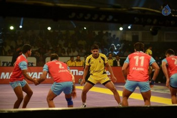 Telugu Titans Vs Jaipur Pink Panthers Kabaddi Match Photos - 43 of 100