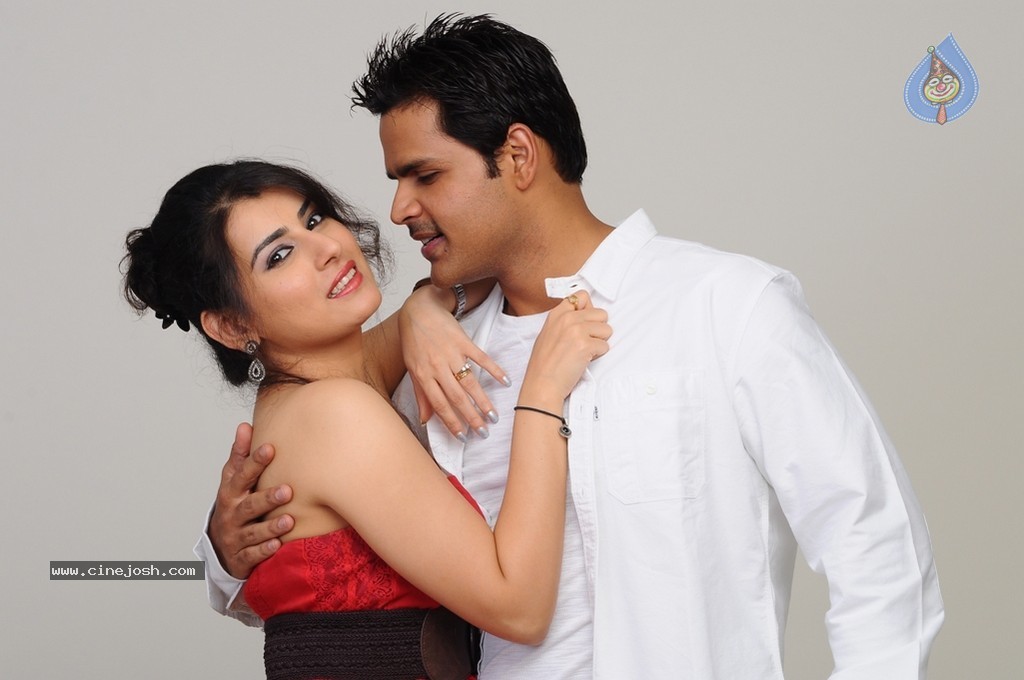 6 Tamil Movie Hot Stills - 19 / 22 photos