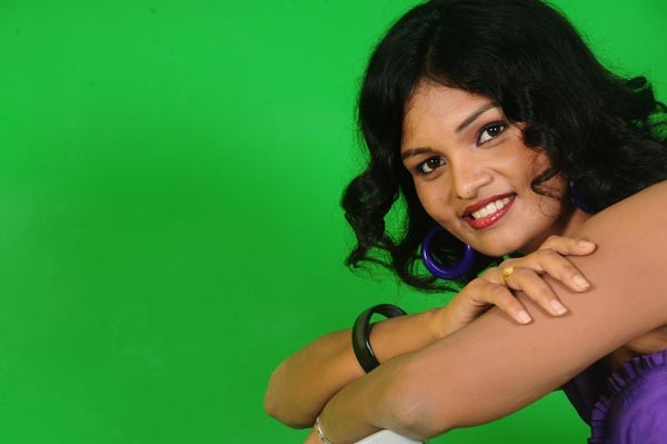 Sneha Upcoming Actress Spicy Stills - 19 / 127 photos