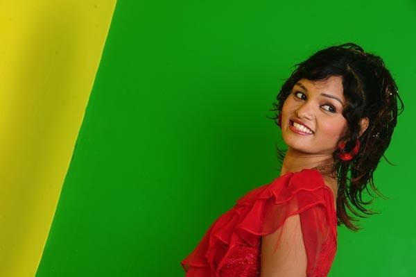 Sneha Upcoming Actress Spicy Stills - 47 / 127 photos