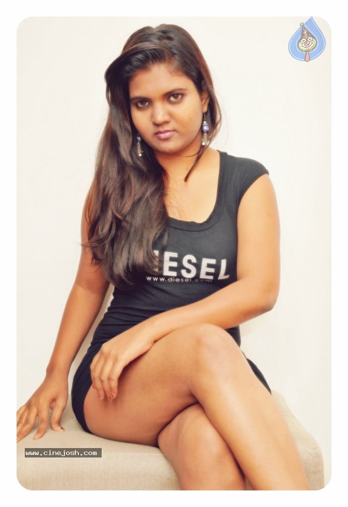 Aashi Hot Photos - 6 / 23 photos