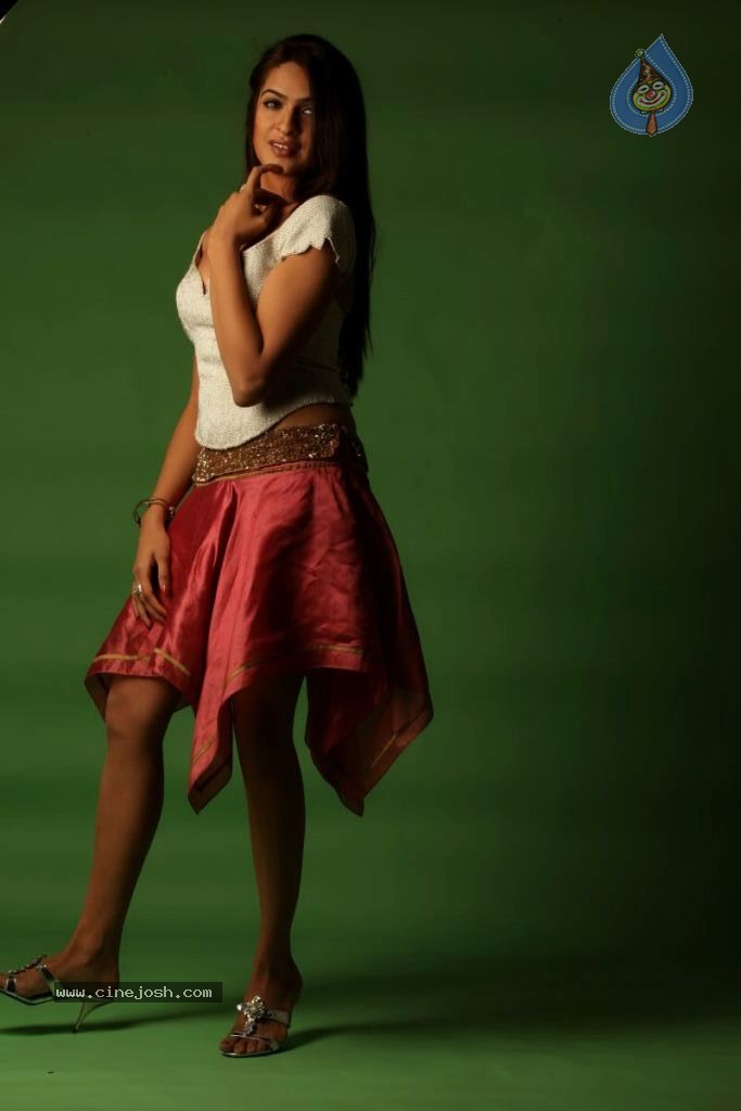 Aditi Agarwal Spicy Stills - 64 / 68 photos