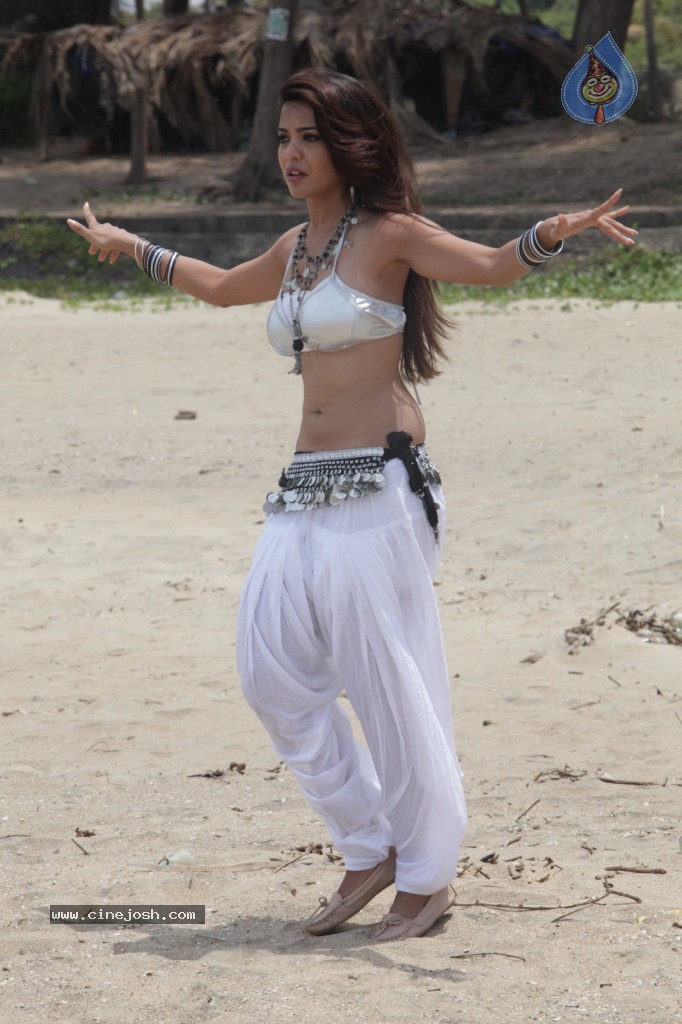 Adonika Spicy Pix - 8 / 66 photos