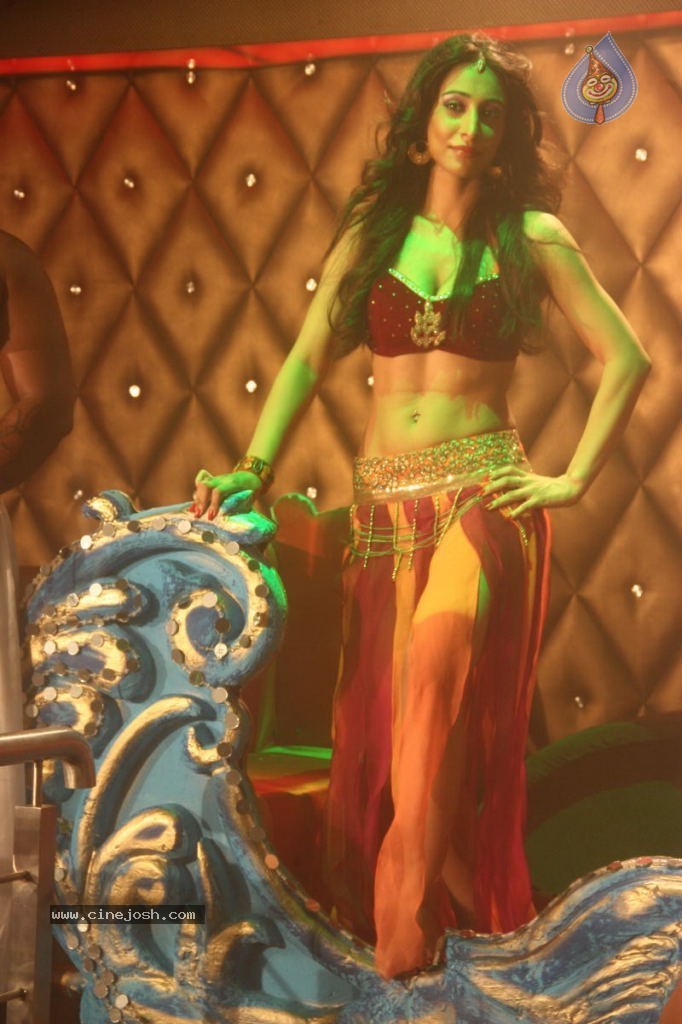 Amavasya Movie Item Song Stills - 90 / 177 photos