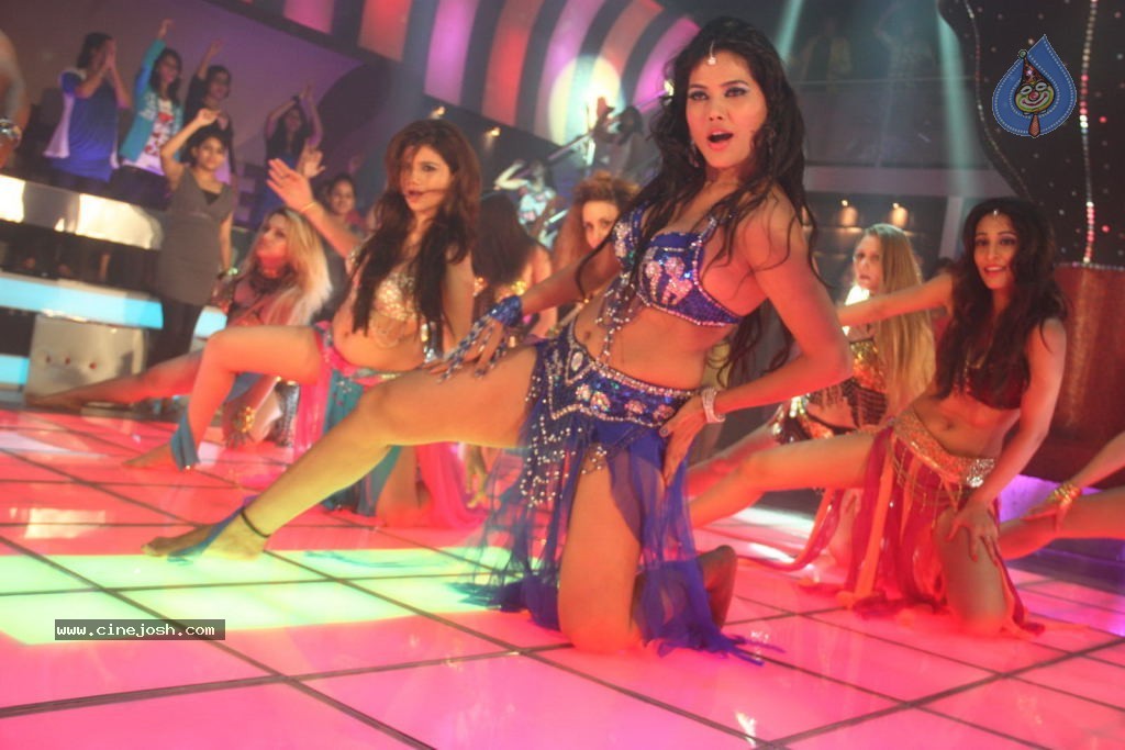Amavasya Movie Item Song Stills - 136 / 177 photos