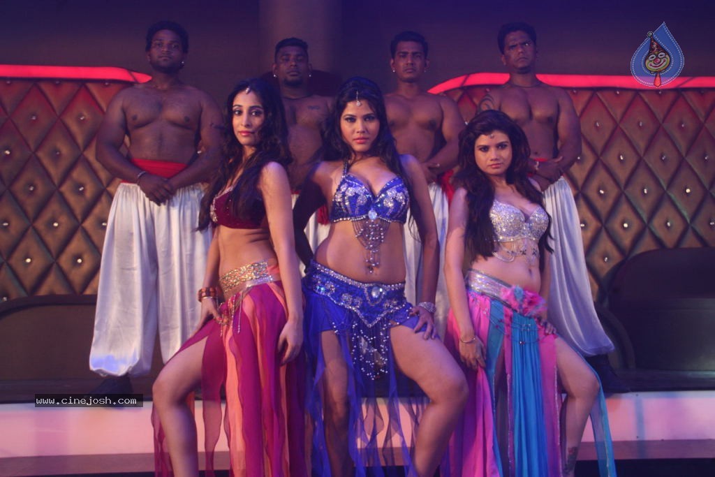 Amavasya Movie Item Song Stills - 176 / 177 photos