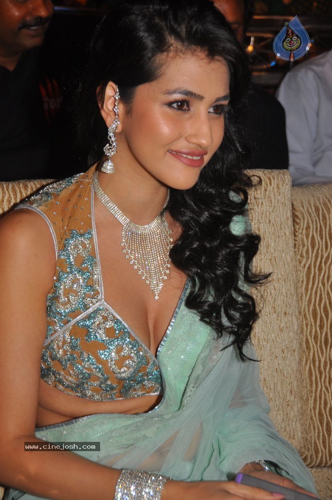 Anjali Lavania Spicy Stills - 38 / 45 photos