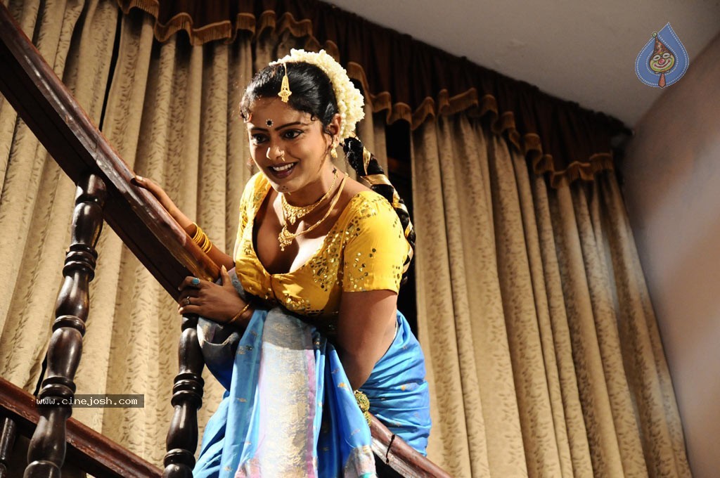 Arakkonam Tamil Movie Hot Stills - 1 / 28 photos