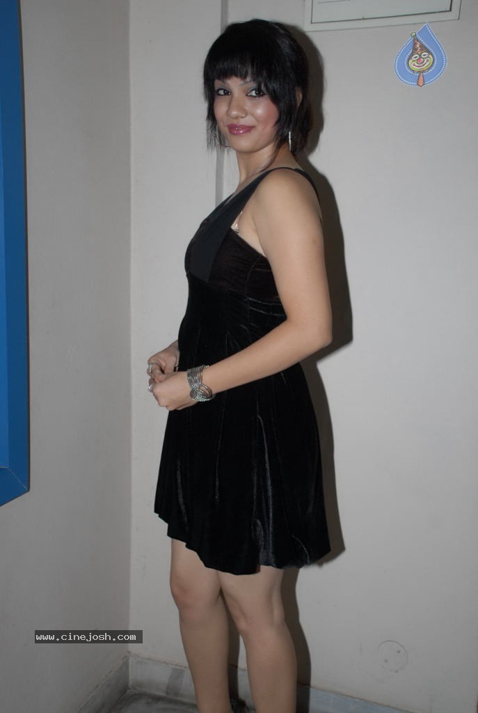 Arthi Karki Spicy Stills - 42 / 51 photos