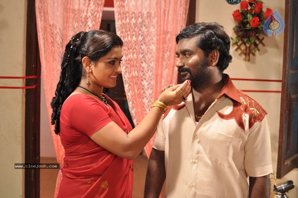 Aruvikkaraiyoram Tamil Movie Hot Stills  - 4 / 9 photos