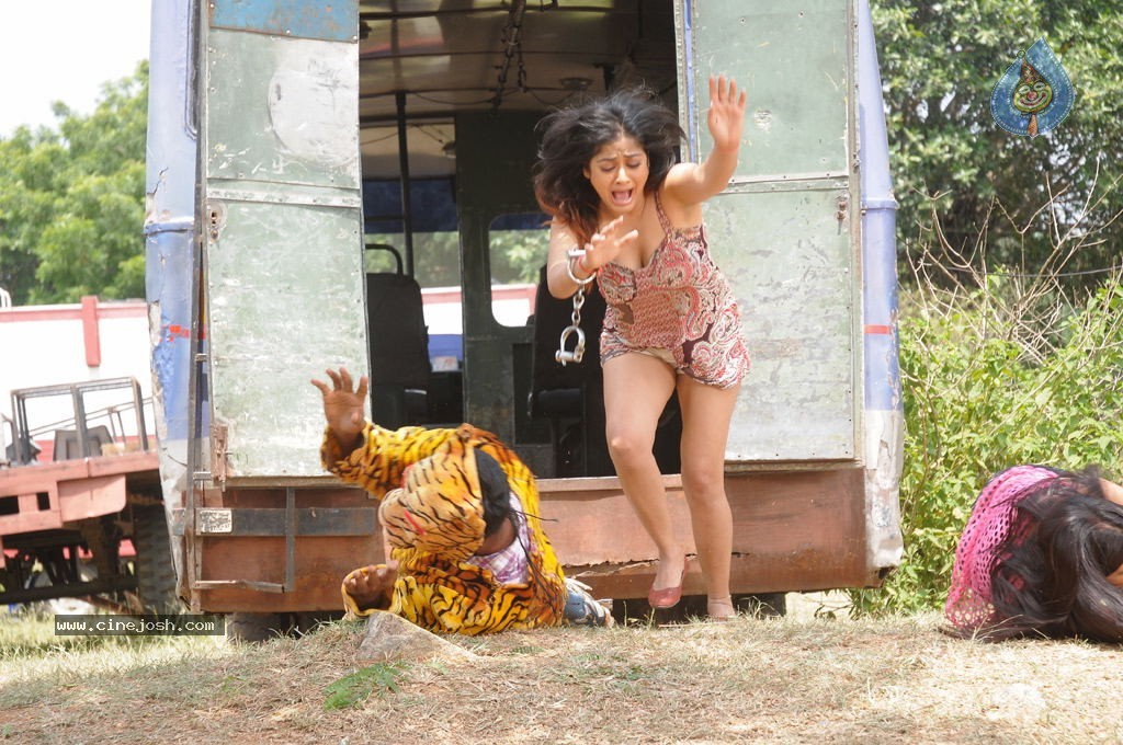 Bhaja Bhajantrilu Movie Spicy Stills - 15 / 52 photos