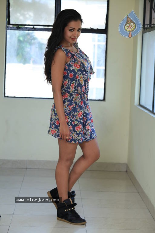 Catherine Tresa Hot Stills  - 38 / 43 photos