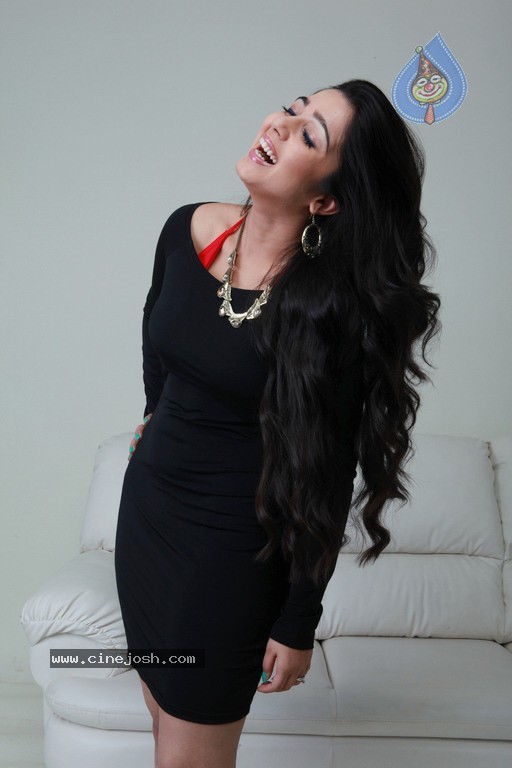 Charmi Hot Stills in Prema Oka Maikam - 8 / 13 photos