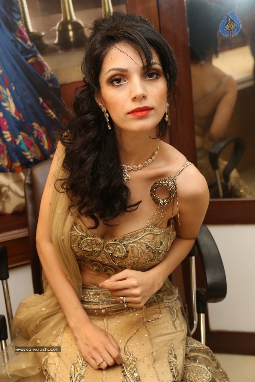 Clara Hot Stills - 31 / 58 photos