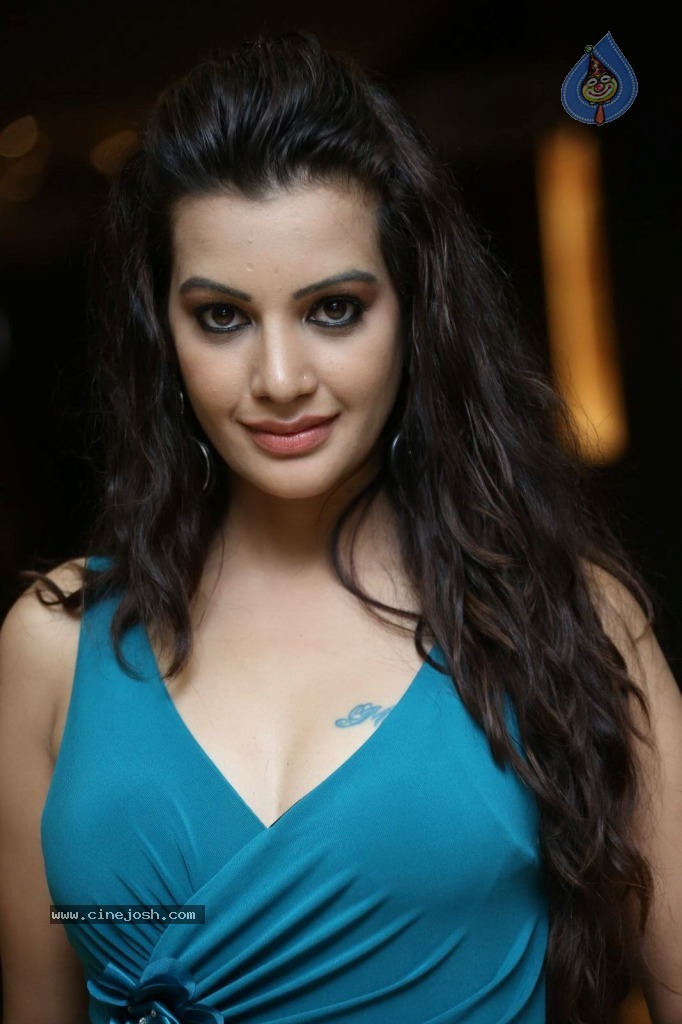 Diksha Panth New Photos - 8 / 35 photos