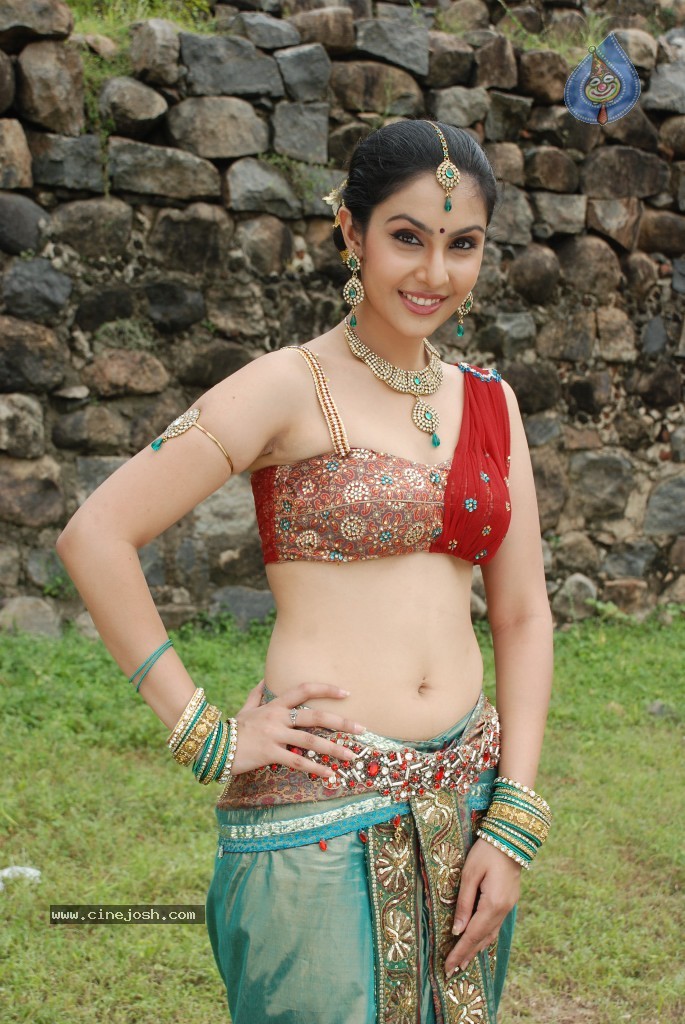 Divya Spicy Stills - 8 / 94 photos