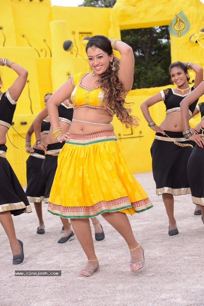 Ester Noronha New Hot Photos - 4 / 90 photos