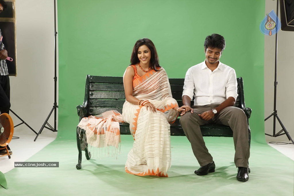 Ethir Neechal Tamil Movie Spicy Stills - 17 / 34 photos