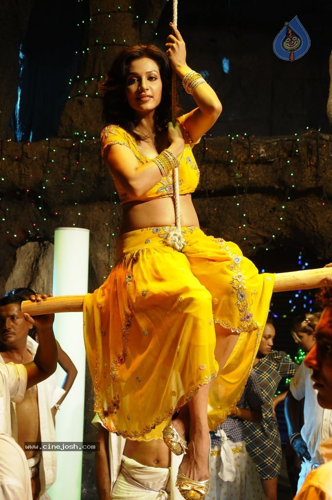 Flora Saini Spicy Stills - 21 / 69 photos