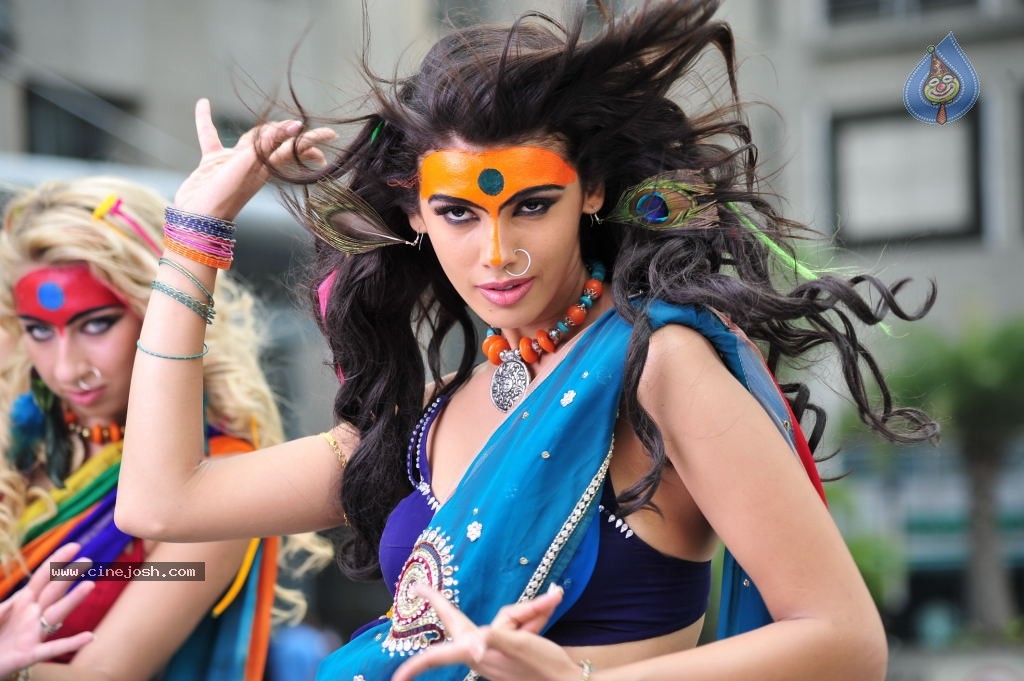 Gabriela Bertante Item Song Stills in DCM - 41 / 41 photos