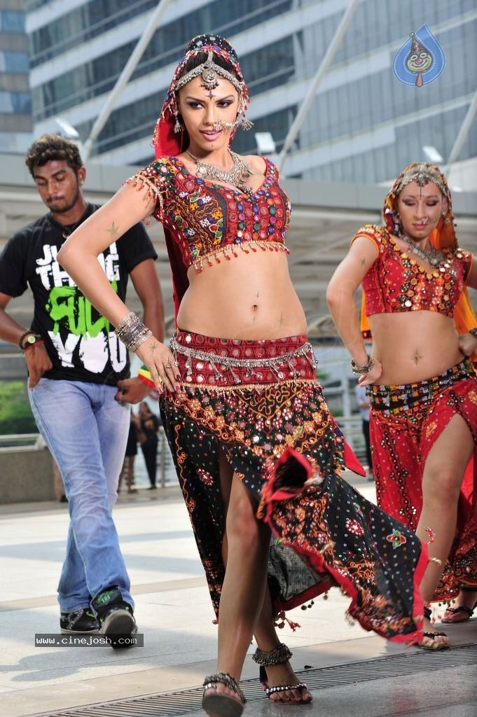 Gabriela Bertante Spicy Stills - 58 / 125 photos