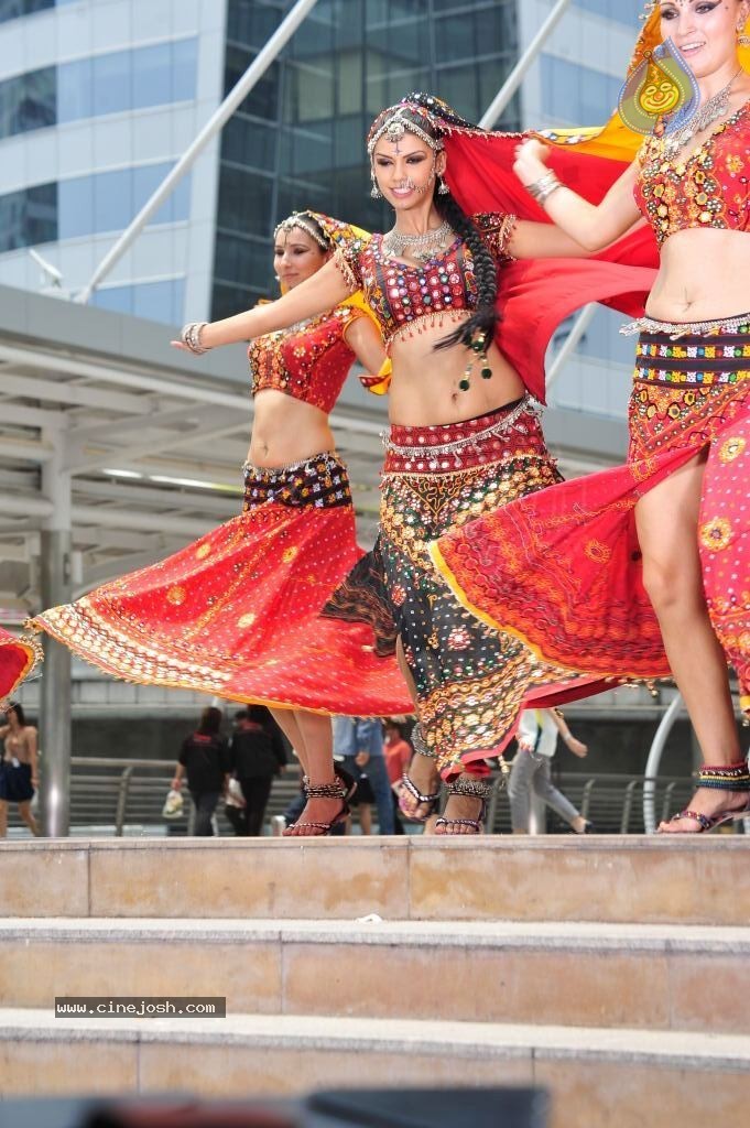 Gabriela Bertante Spicy Stills - 108 / 125 photos