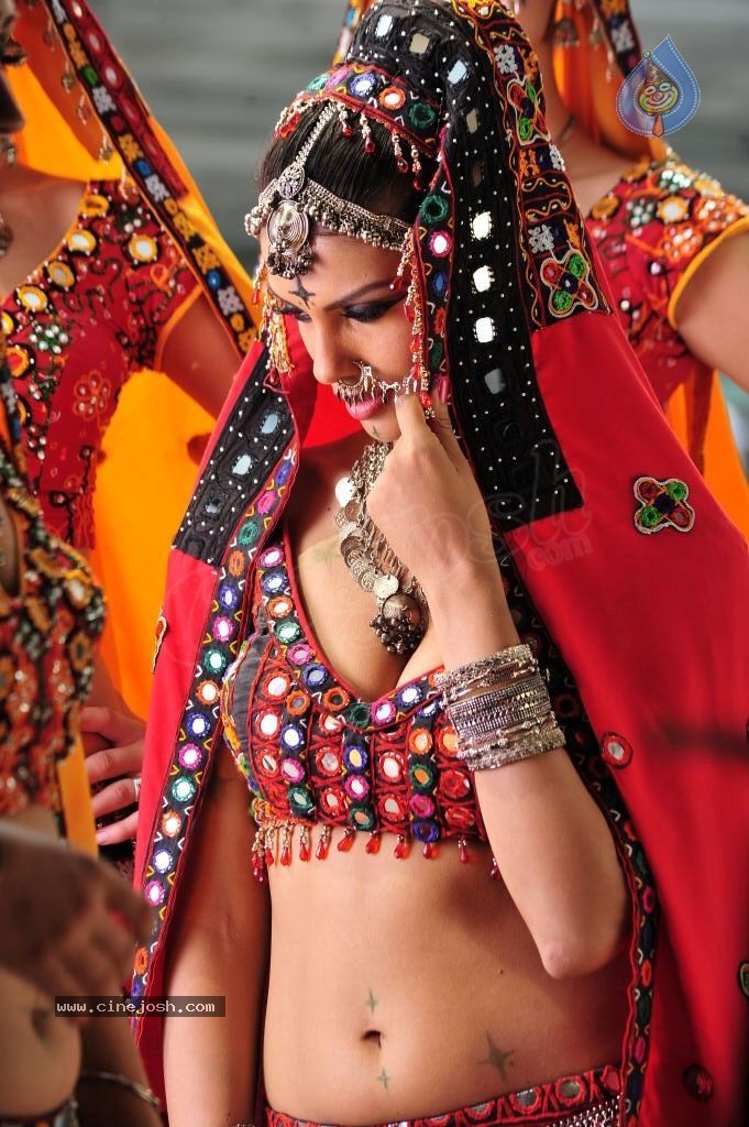 Gabriela Bertante Spicy Stills - 116 / 125 photos