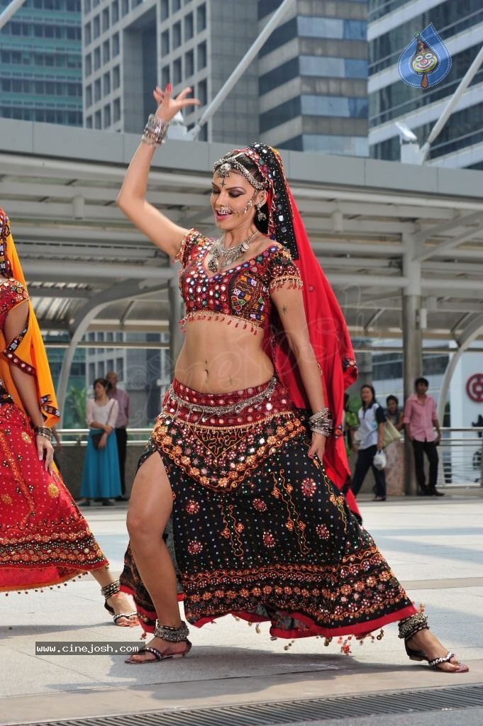 Gabriela Bertante Spicy Stills - 118 / 125 photos