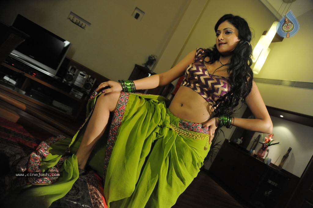 Haripriya Hot Photos - 4 / 60 photos