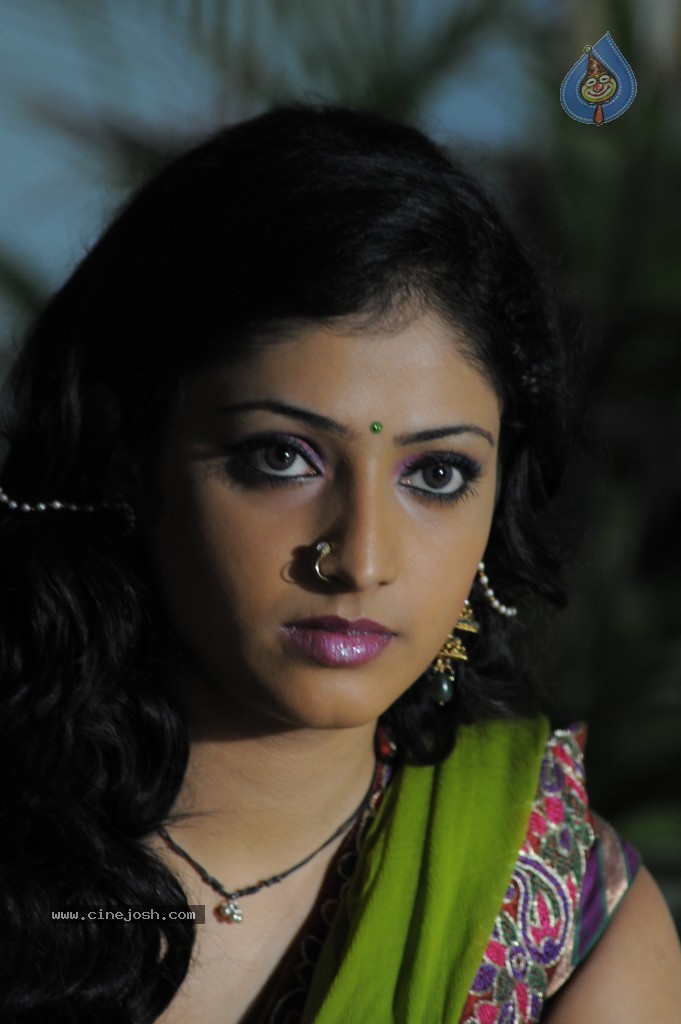 Haripriya Hot Photos - 42 / 60 photos