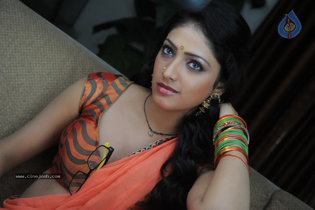Haripriya Spicy Pics - 12 / 79 photos