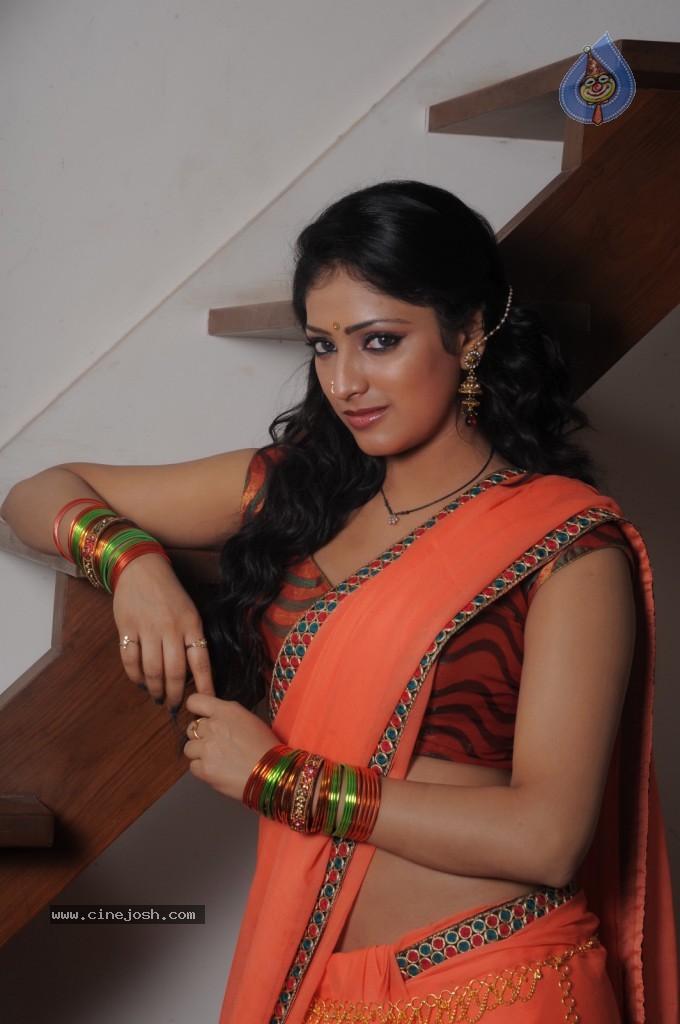 Haripriya Spicy Pics - 75 / 79 photos