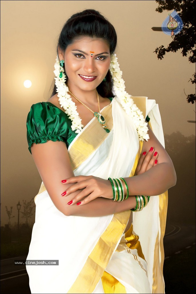 Hema Jilloju Portfolio Stills - 18 / 82 photos