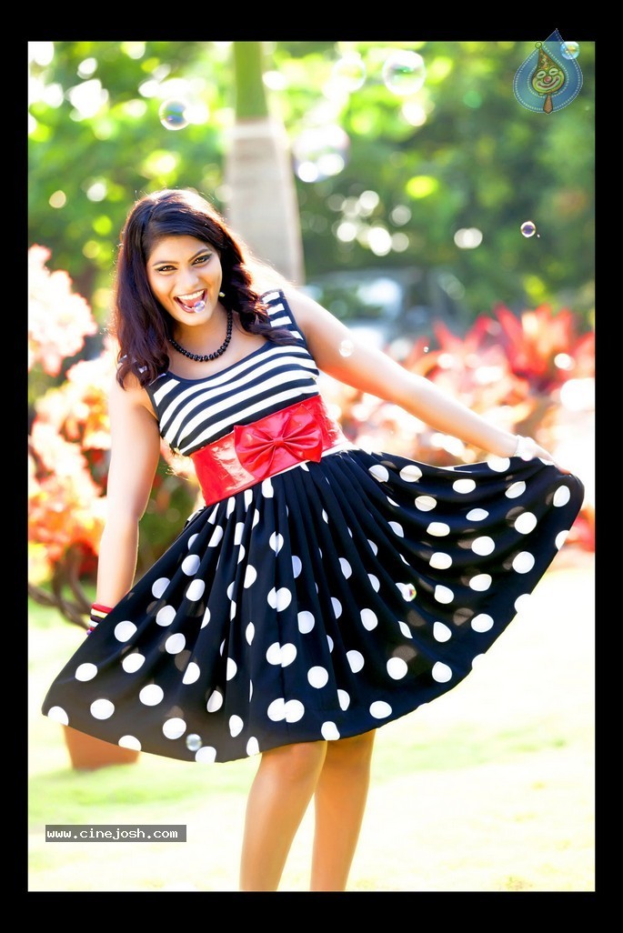 Hema Jilloju Portfolio Stills - 20 / 82 photos