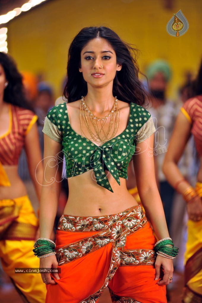 Ileana Spicy Stills - 12 / 40 photos