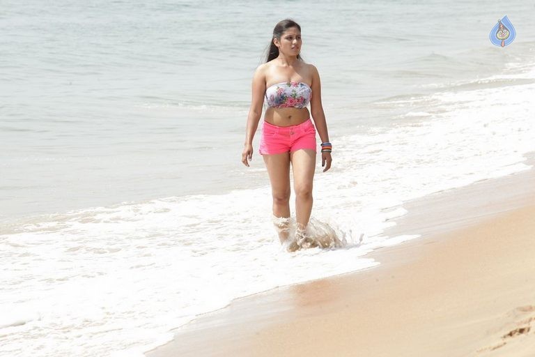 Ippatlo Ramudila Seethala Evaruntaarandi Babu Photos - 25 / 35 photos