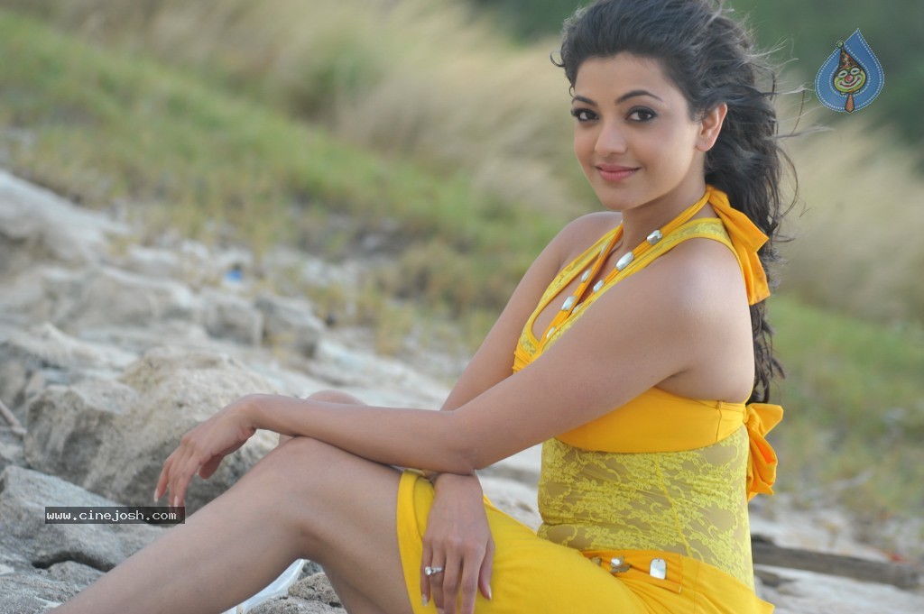Kajal Agarwal Hot Stills - 21 / 36 photos
