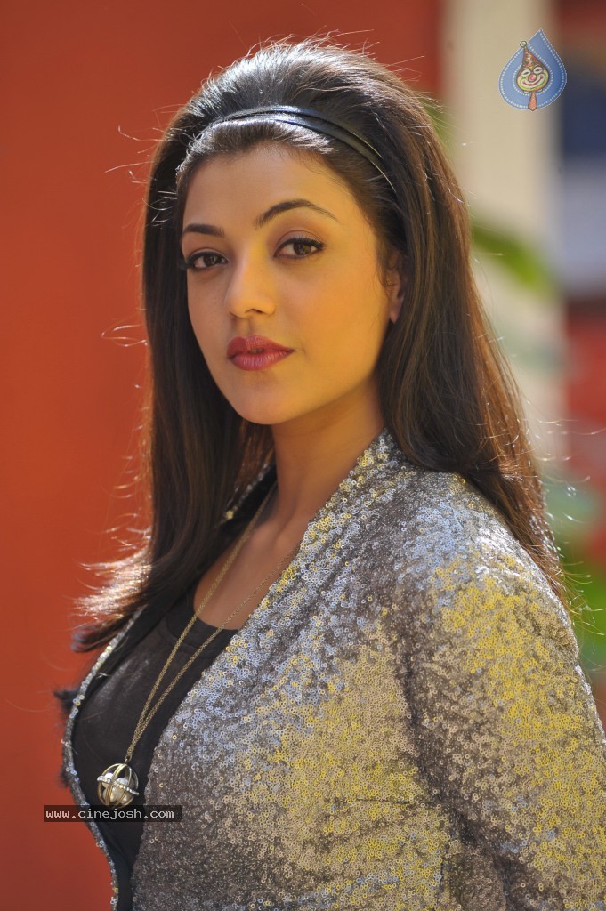 Kajal Agarwal Hot Stills - 24 / 36 photos