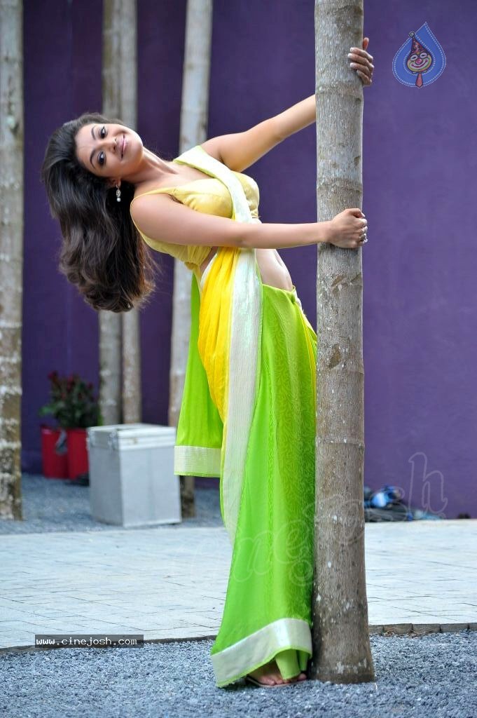 Kajal Agarwal Spicy Stills - 45 / 74 photos