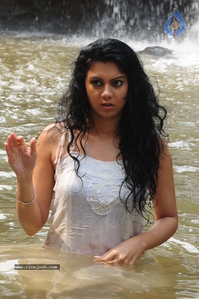 Kamna Jethmalani Hot Pics - 57 / 62 photos