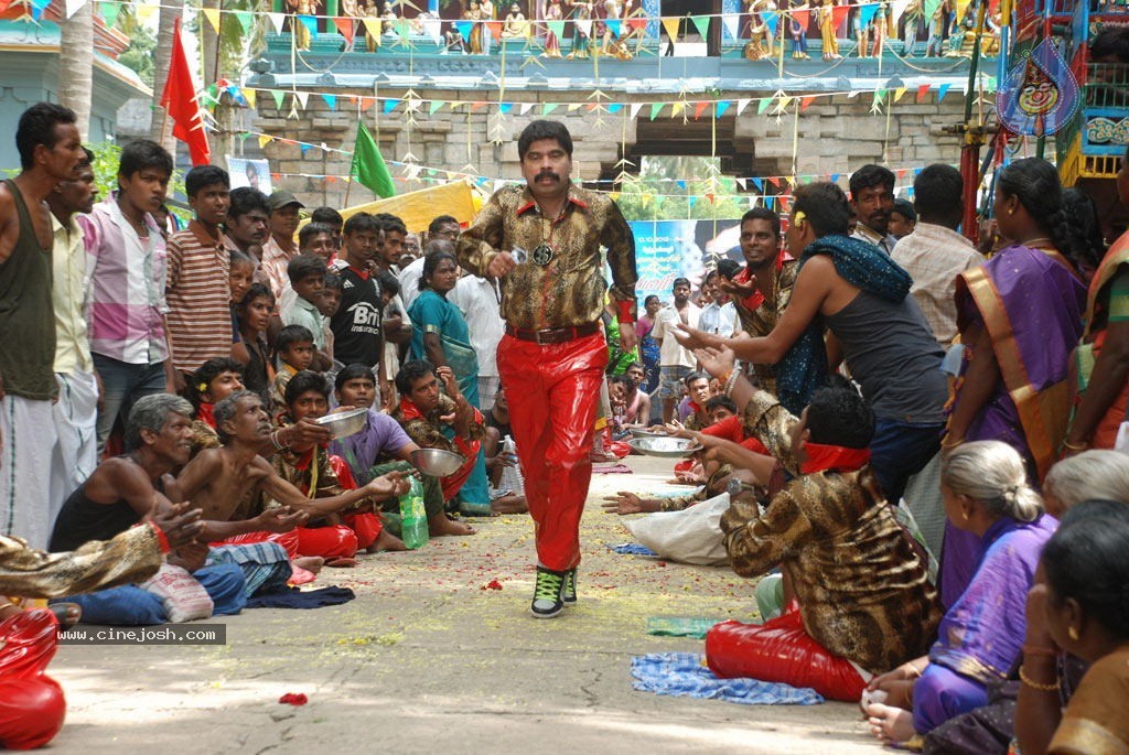 Kanna Laddu Thinna Aasaiya Tamil Movie Hot Stills - 50 / 89 photos