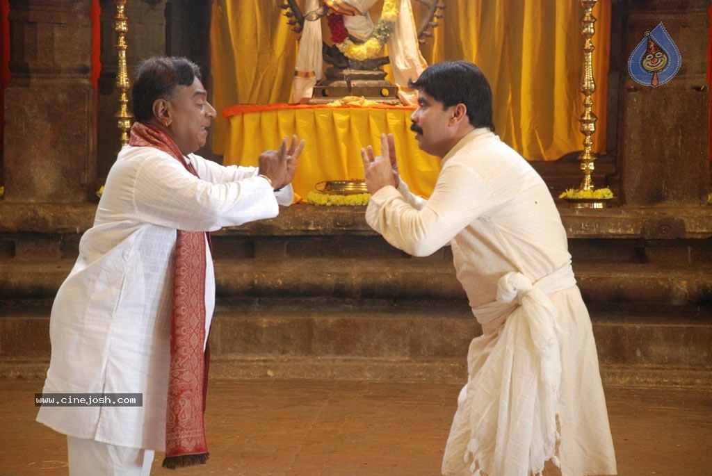 Kanna Laddu Thinna Aasaiya Tamil Movie Hot Stills - 56 / 89 photos