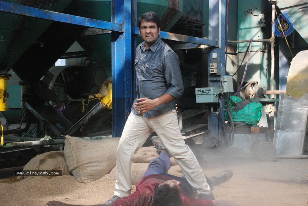 Kanna Laddu Thinna Aasaiya Tamil Movie Hot Stills - 72 / 89 photos