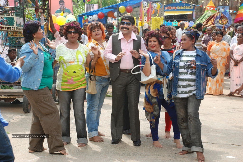 Kanna Laddu Thinna Aasaiya Tamil Movie Hot Stills - 83 / 89 photos