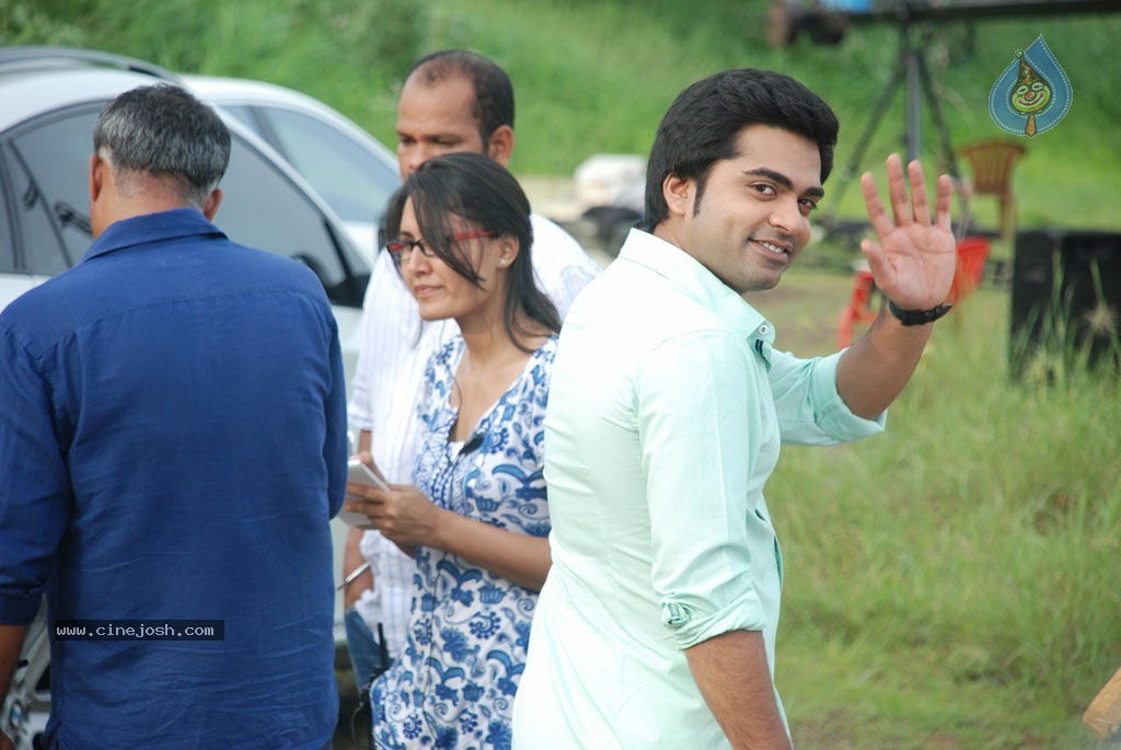 Kanna Laddu Thinna Aasaiya Tamil Movie Hot Stills - 87 / 89 photos