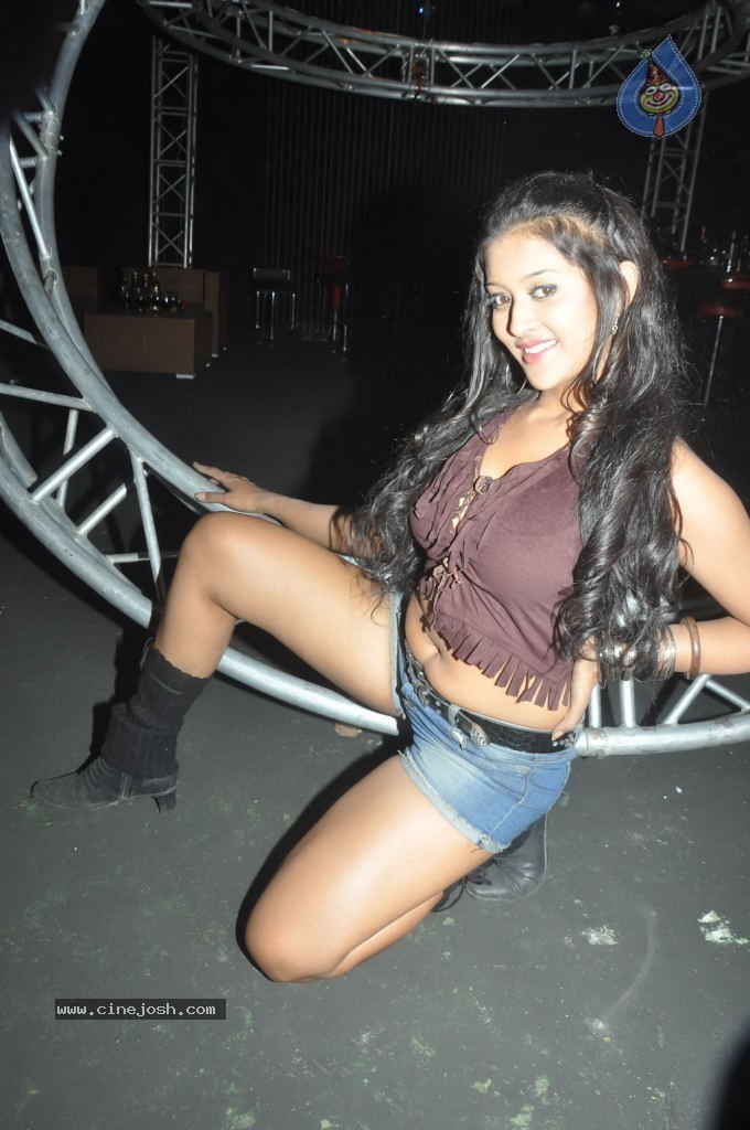 Kannukkul Tamil Movie Shooting Spot - 31 / 71 photos