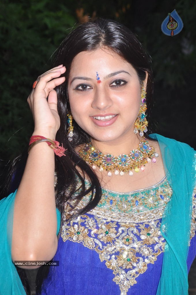 Kasi Kuppam Tamil Movie Hot Stills - 30 / 101 photos