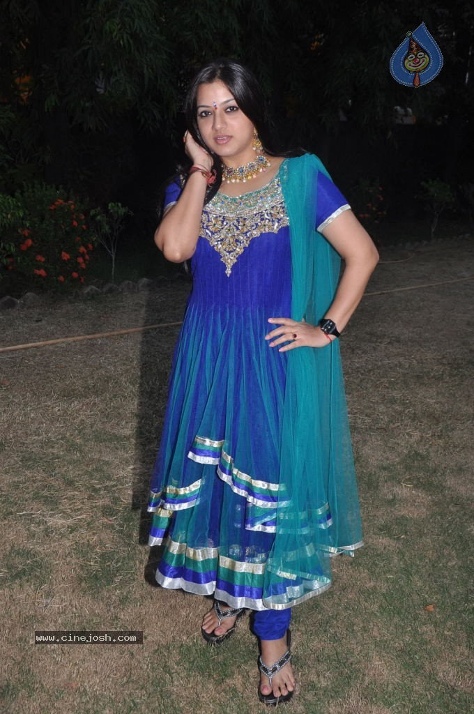 Kasi Kuppam Tamil Movie Hot Stills - 62 / 101 photos