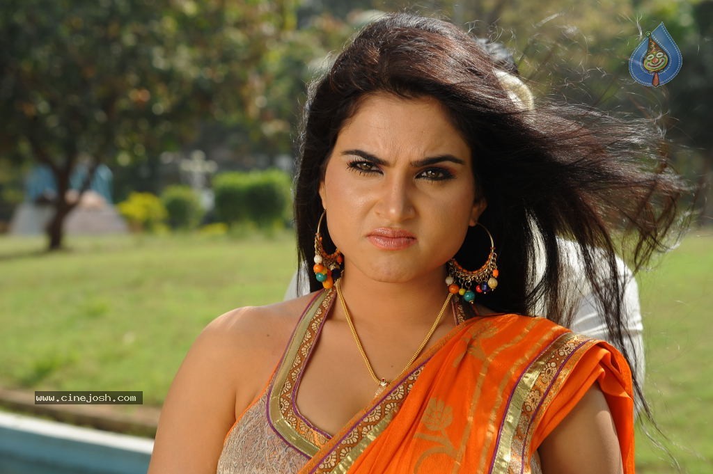 Kavya Singh Hot Photos - 22 / 57 photos